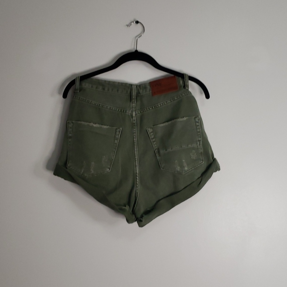 One x one teaspoon women's high waisted 2"inseam green shorts 26 - Picture 4 of 4